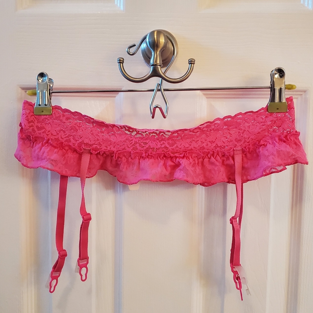 NWT Victoria's Secret garter belt M/L